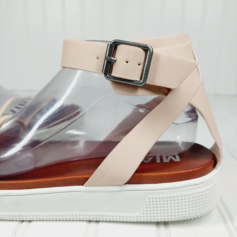 Womens Cream Strappy Ankle-Wrap Sandals